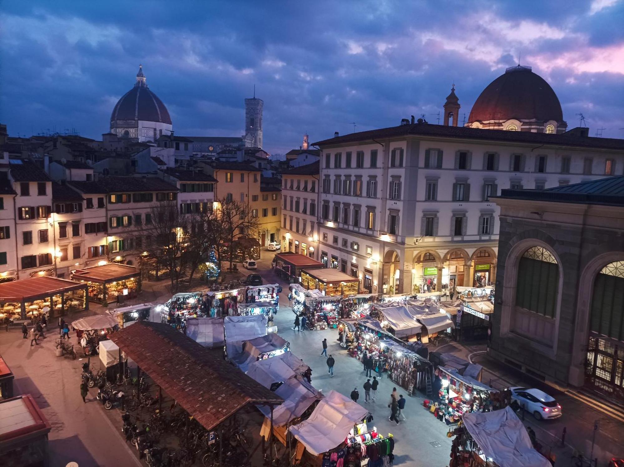 Panoramic Suite Near Duomo And Station Firenze Bagian luar foto